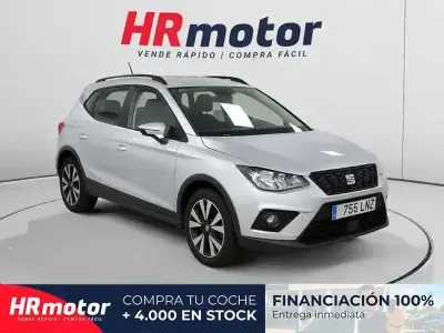 Usado Seat Arona Style 110 CV (80 kW) 2021 Gris SUV