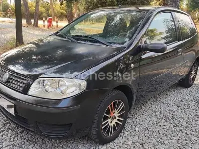 Usado Fiat Punto Classica 60 CV (44 kW) 2007 Negro Utilitario