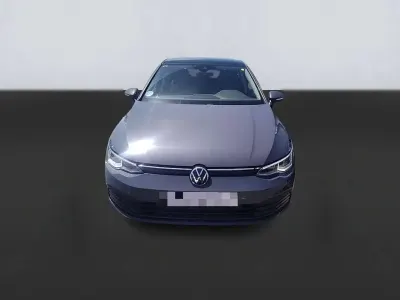 Usado VW Golf VII Life 116 CV (85 kW) 2021 Gris / plata Utilitario