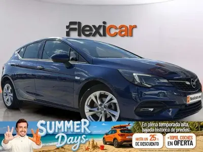 Usado Opel Astra GS Line 110 CV (80 kW) 2020 Azul Berlina