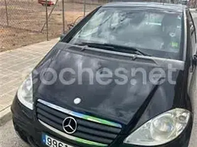 Usado Mercedes A160 Elegance 75 CV (55 kW) 2004 Negro Monovolumen