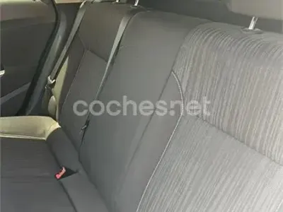 Usado Opel Astra Enjoy 110 CV (80 kW) 2011 Blanco Berlina