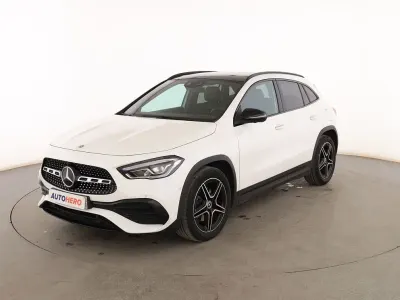 Usado Mercedes GLA200 AMG line 150 CV (110 kW) 2020 Blanco SUV