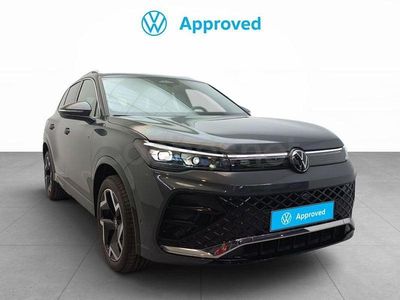 Usado VW Tiguan R-line 204 CV (150 kW) 2025 Gris / plata SUV