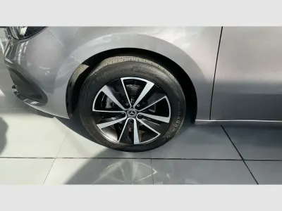 Usado Mercedes 180 116 CV (85 kW) 2025 Gris Berlina