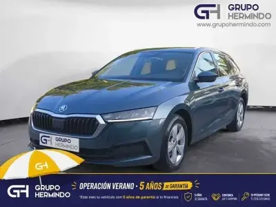 Usado Skoda Octavia Business Line 150 CV (110 kW) 2021 Gris Familiar