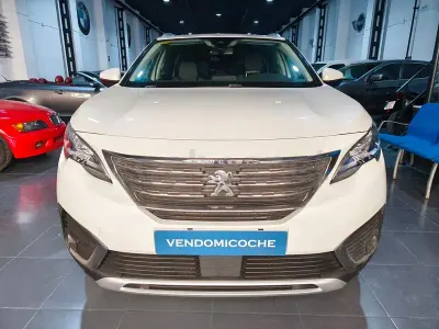 Usado Peugeot 5008 Allure 130 CV (95 kW) 2018 Blanco SUV