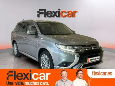 Usado Mitsubishi Outlander P-HEV Motion 224 CV (164 kW) 2020 Gris SUV