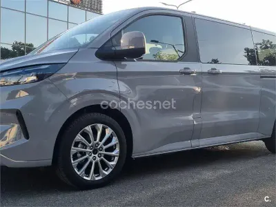 Usado Ford Tourneo Custom Titanium X 170 CV (125 kW) 2024 Gris / plata Van