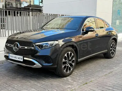 Usado Mercedes GLC300de 333 CV (244 kW) 2025 Gris / plata Coupe