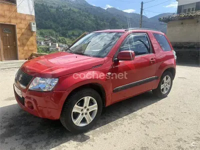 Usado Suzuki Grand Vitara 106 CV (77 kW) 2007 Rojo SUV