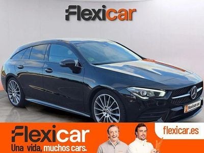 Usado Mercedes CLA200 Shooting Brake 163 CV (119 kW) 2022 Negro Familiar