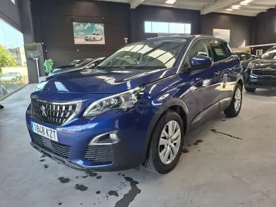 Usado Peugeot 3008 Allure 130 CV (95 kW) 2019 Azul SUV