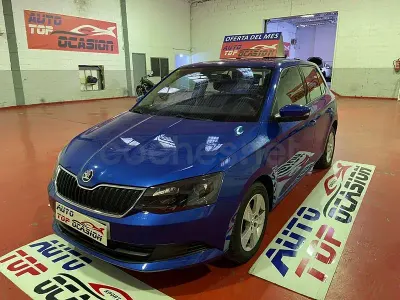 Usado Skoda Fabia Ambition 95 CV (69 kW) 2018 Azul Berlina