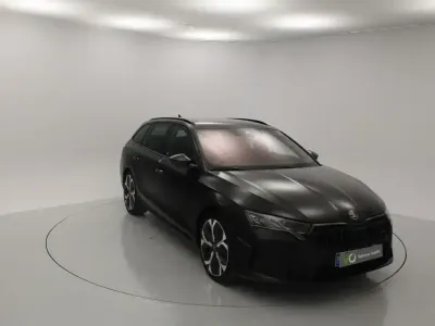 Usado Skoda Octavia RS 265 CV (194 kW) 2025 Negro Familiar