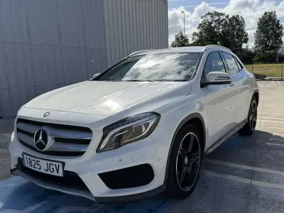 Usado Mercedes GLA200 AMG line 136 CV (100 kW) 2015 Blanco SUV