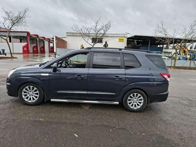 Usado SsangYong Rodius 155 CV (114 kW) 2015 Gris Monovolumen