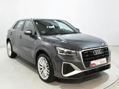 Usado Audi Q2 Black Edition 150 CV (110 kW) 2025 Gris SUV