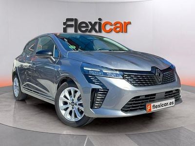 Käytetty Renault Clio V SE 67 HP (49 kW) 2024 Harmaa Sedan