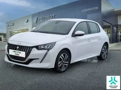 Usado Peugeot 208 Allure 100 CV (73 kW) 2020 Blanco Utilitario