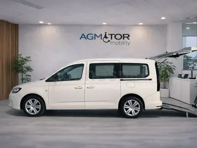 Usado VW Caddy 102 CV (75 kW) 2025 Gris / plata Monovolumen