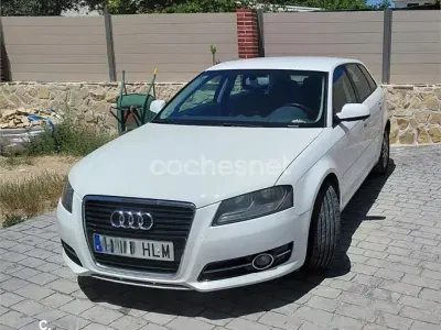 Usado Audi A3 Attraction 105 CV (77 kW) 2012 Blanco Utilitario