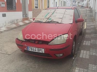 Usado Ford Focus Trend 115 CV (84 kW) 2001 Rojo Berlina