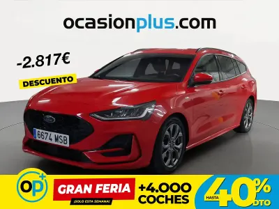 Usado Ford Focus ST-Line 155 CV (114 kW) 2024 Rojo Familiar