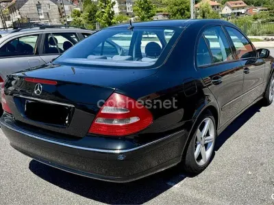 Usado Mercedes E270 Avantgarde 170 CV (125 kW) 2003 Negro Berlina
