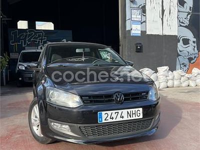 Usado VW Polo Advance 70 CV (51 kW) 2014 Negro Berlina
