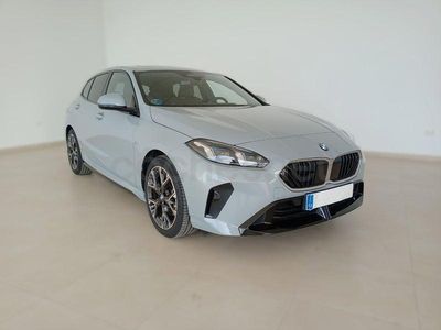 Usado BMW 120 Comfort Edition 163 CV (119 kW) 2025 Gris / plata Utilitario