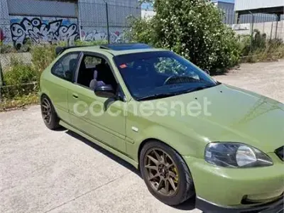 Usado Honda Civic 160 CV (117 kW) 2000 Verde Berlina