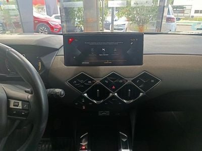 Usado DS Automobiles DS3 Crossback So Chic 100 CV (73 kW) 2020 Gris SUV