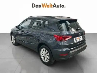 Usado Seat Arona Style Plus 95 CV (69 kW) 2026 Gris SUV