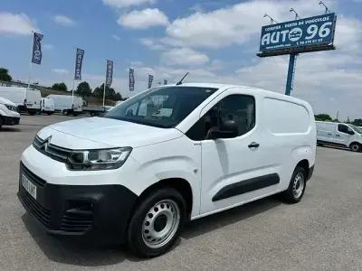 Usado Citroën Berlingo 100 CV (73 kW) 2021 Blanco Monovolumen