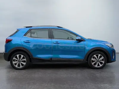 Usado Kia Stonic 120 CV (88 kW) 2021 Azul SUV