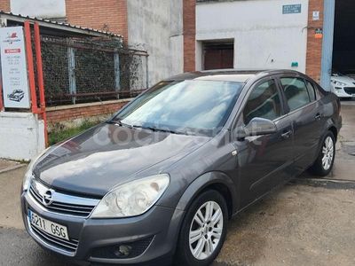 Marrón Usado 2010 Opel Astra Sport Berlina | 3900 € (Precio justo)