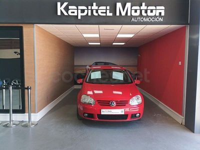 Usado VW Golf V Highline 105 HP (77 kW) 2007 Vermelho Sedan