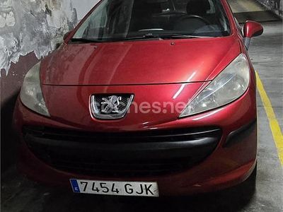 Usado Peugeot 207 70 CV (51 kW) 2008 Rojo Berlina
