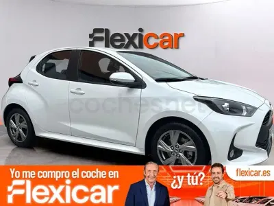 Usado Toyota Yaris Hybrid Active 116 CV (85 kW) 2025 Blanco Berlina