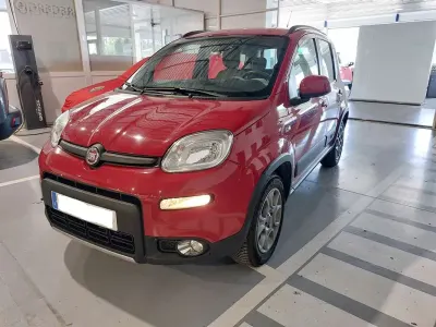Usado Fiat Panda 4x4 86 CV (63 kW) 2014 Rojo Utilitario