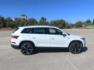 Usado Skoda Kodiaq Ambition 150 CV (110 kW) 2022 Blanco SUV