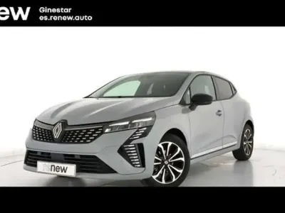 Usado Renault Clio Techno 101 CV (74 kW) 2025 Gris Utilitario