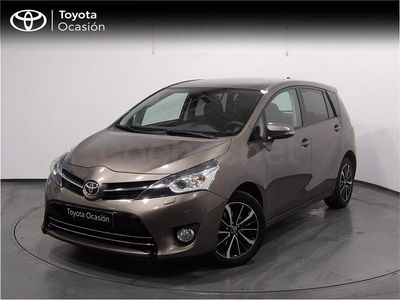 Usado Toyota Verso Advance 132 CV (97 kW) 2017 Gris / plata Monovolumen