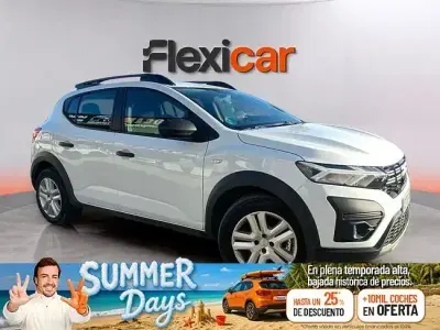 Usado Dacia Sandero Expression 101 CV (74 kW) 2023 Blanco Berlina