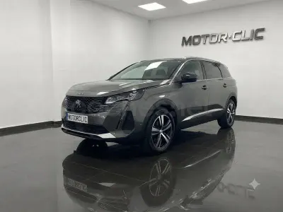 Usado Peugeot 5008 GT 130 CV (95 kW) 2023 Gris / plata SUV