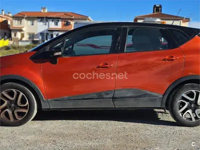 Usado Renault Captur Zen 90 CV (66 kW) 2013 Naranja SUV