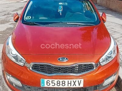Usado Kia Ceed GT 110 CV (80 kW) 2014 Naranja Berlina