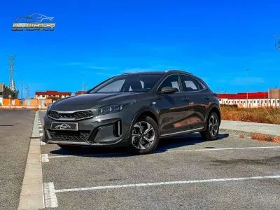 Usado Kia XCeed 136 CV (100 kW) 2023 Gris SUV
