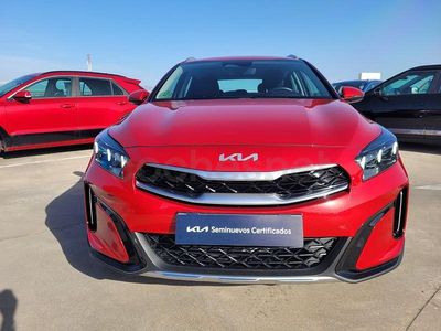 Usado Kia XCeed 100 CV (73 kW) 2025 Granate SUV